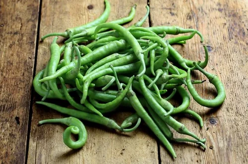 Green Chilli (हरी मिर्च)