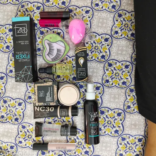 Makeup product set of 10
